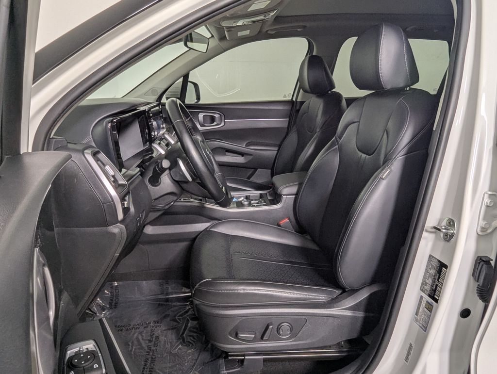 2021 Kia Sorento EX Hybrid - Photo 14