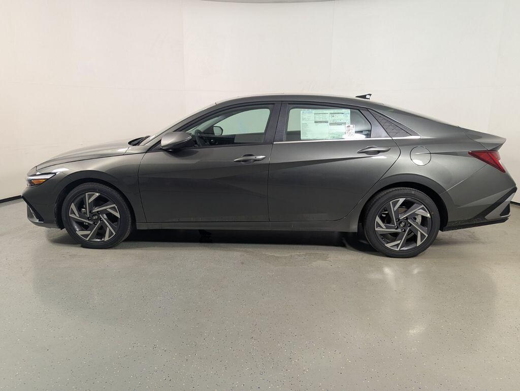 New 2026 Hyundai Elantra Limited Sedan