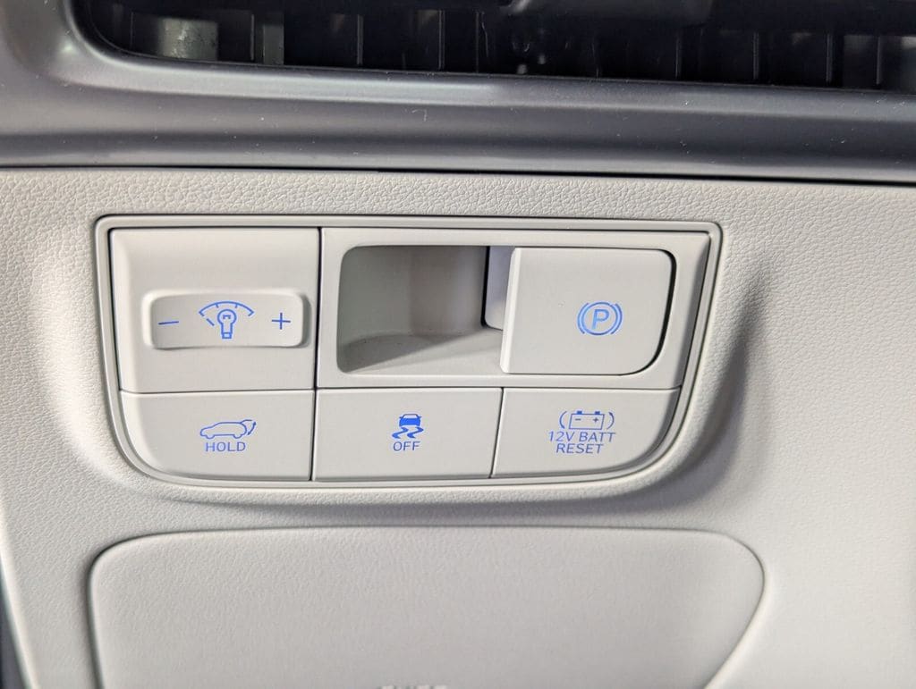 2025 Hyundai Tucson Limited - Photo 14