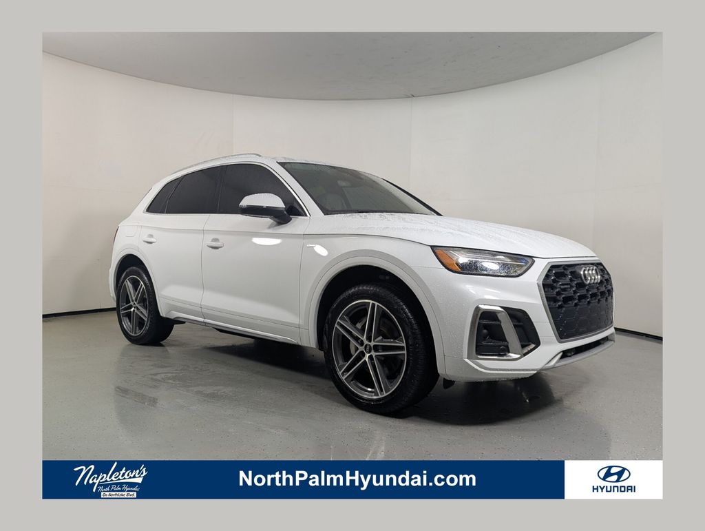 2021 Audi Q5 55 e Premium Plus's photo
