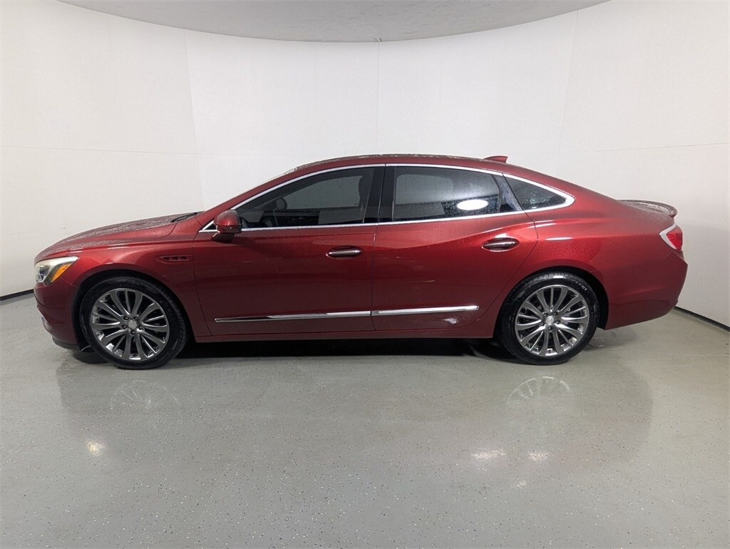 2019 Buick LaCrosse Sport Touring photo 4