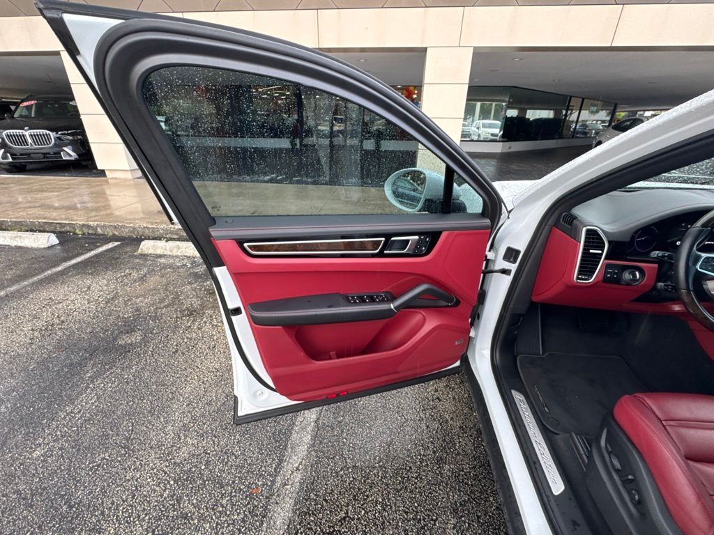 2023 Porsche Cayenne Coup Platinum Edition - Photo 33