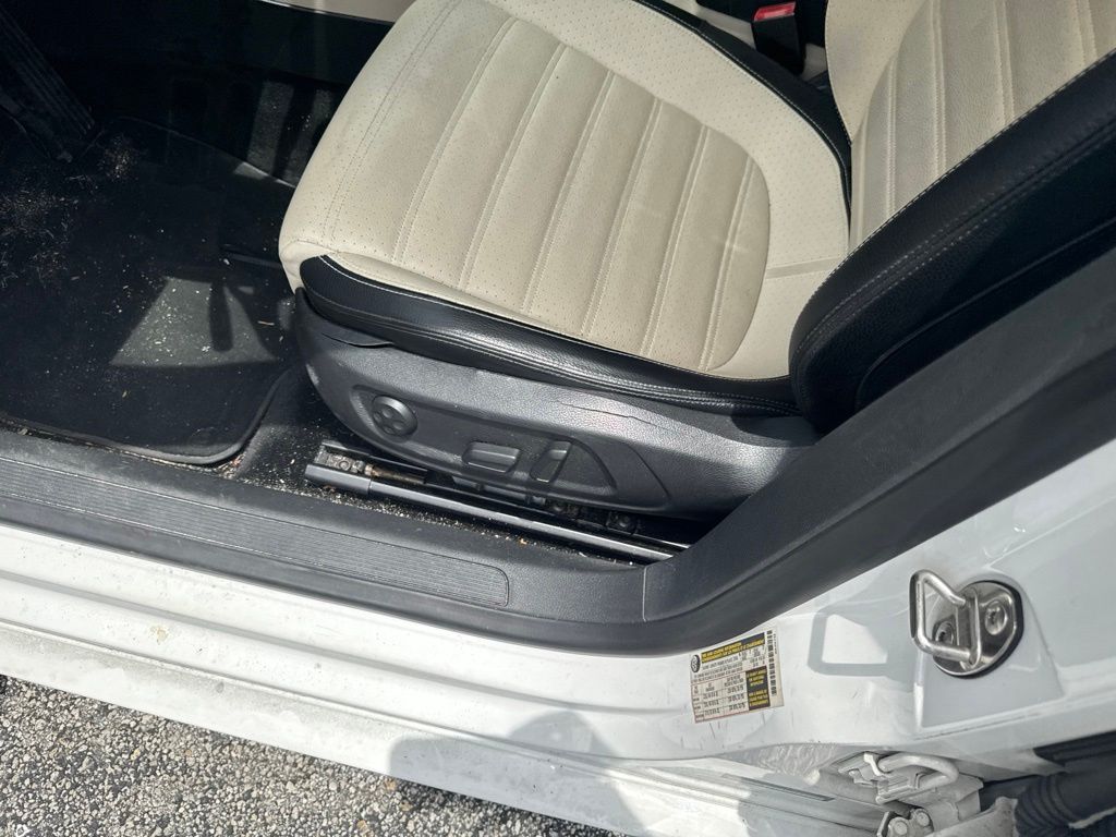 2012 Volkswagen CC Luxury - Photo 19