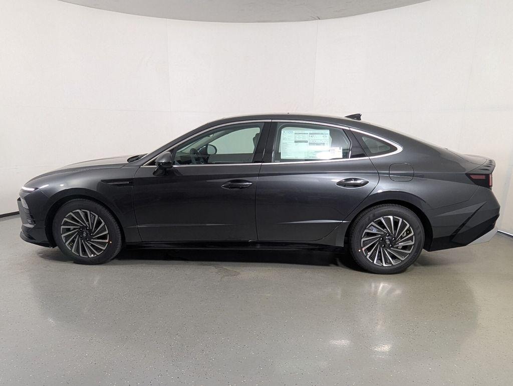 New 2026 Hyundai Sonata Hybrid SEL Sedan