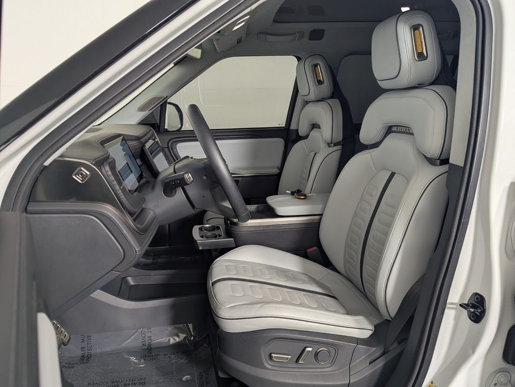 2023 Rivian R1S Adventure - Photo 13