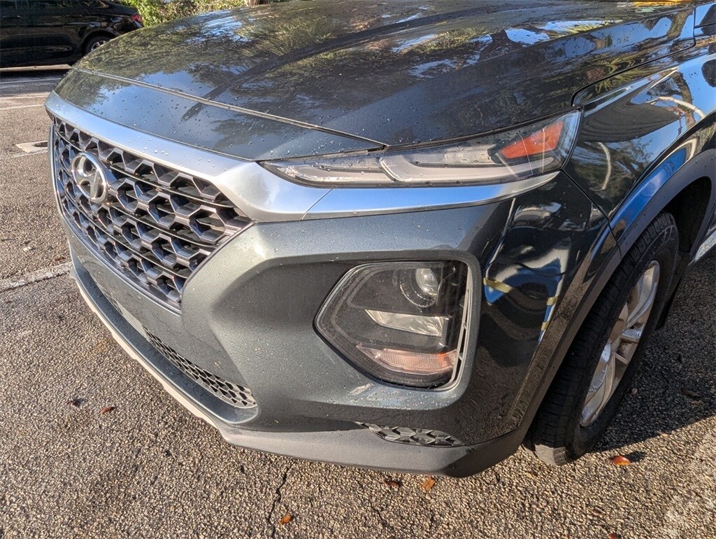 2020 Hyundai Santa Fe SE photo 4