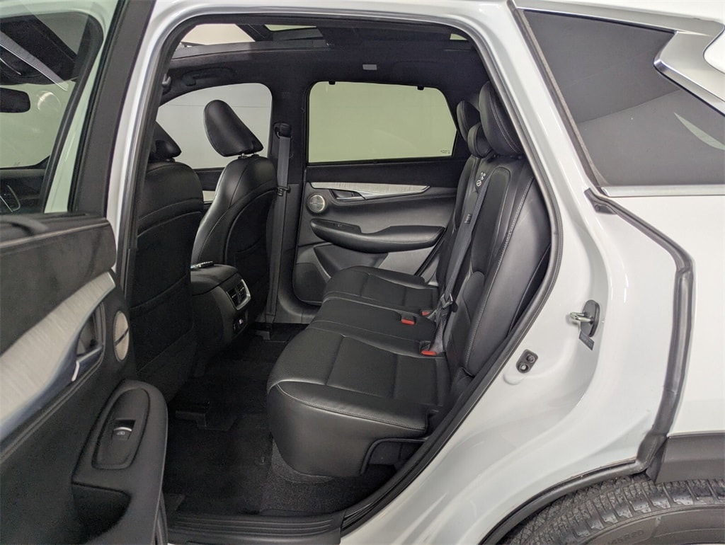 2019 Infiniti QX50 Essential photo 22