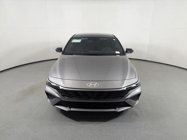 2025 Hyundai Elantra Hybrid SEL Sport photo 2
