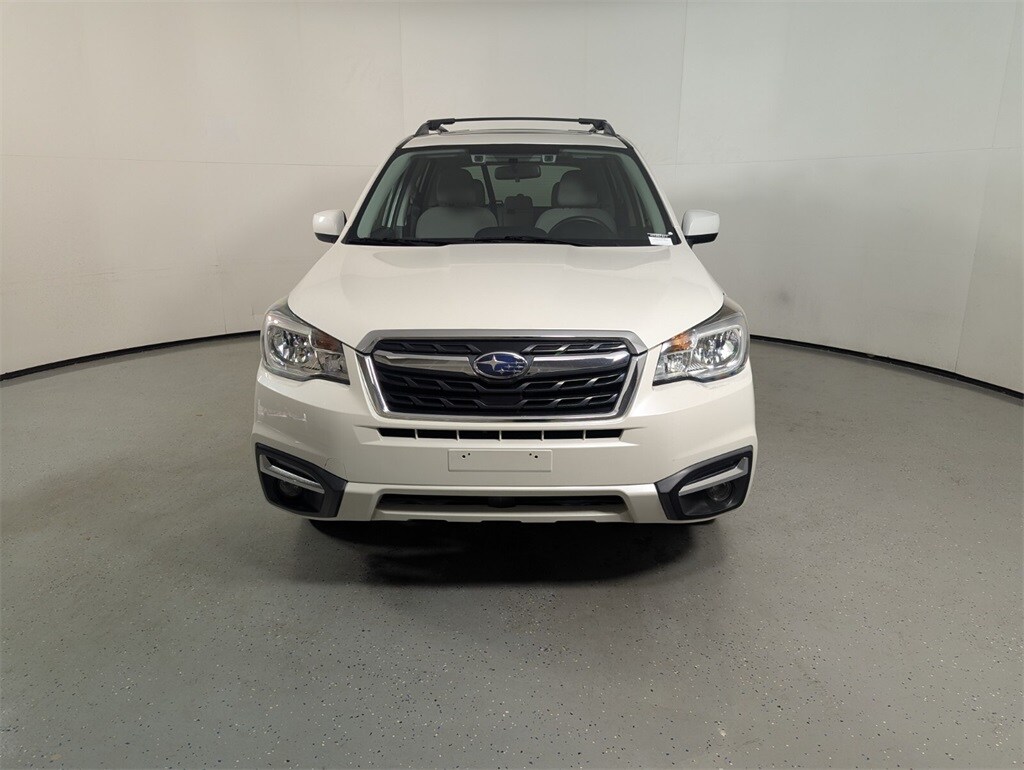 2018 Subaru Forester 2.5i Premium photo 2