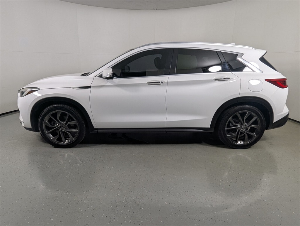 2019 Infiniti QX50 Essential photo 3