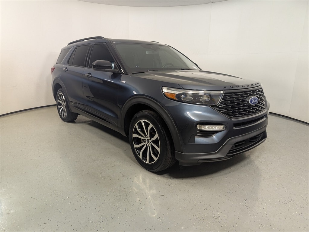 2022 Ford Explorer ST-LINE's photo
