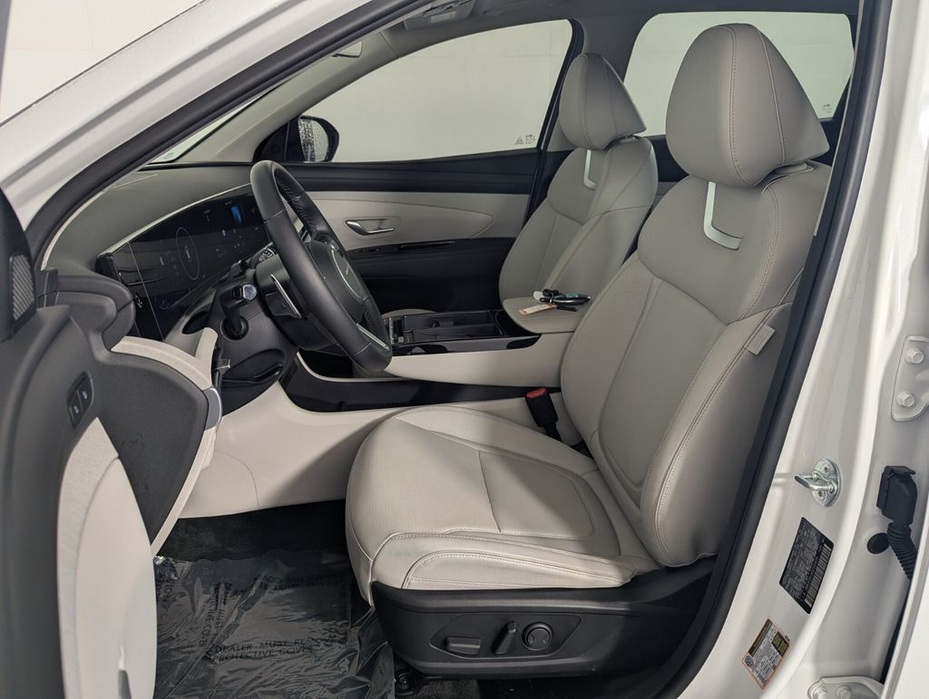 2025 Hyundai Tucson Limited - Photo 13