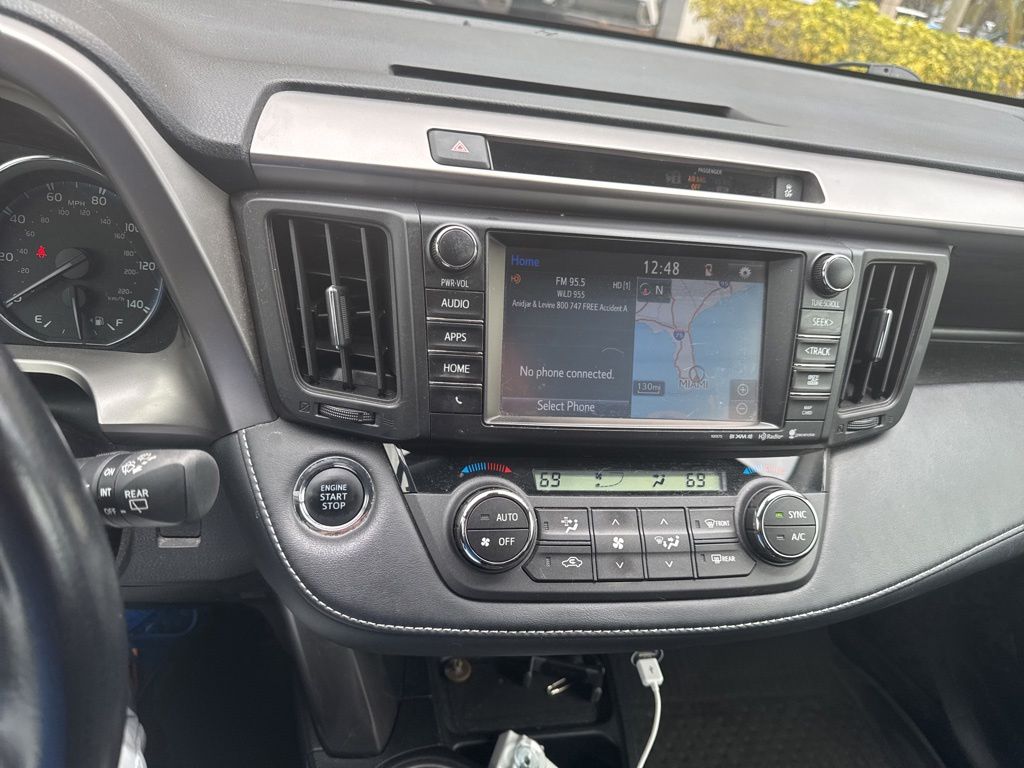 2016 Toyota RAV4 XLE - Photo 18