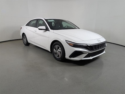 2025 Hyundai Elantra SE Sedan