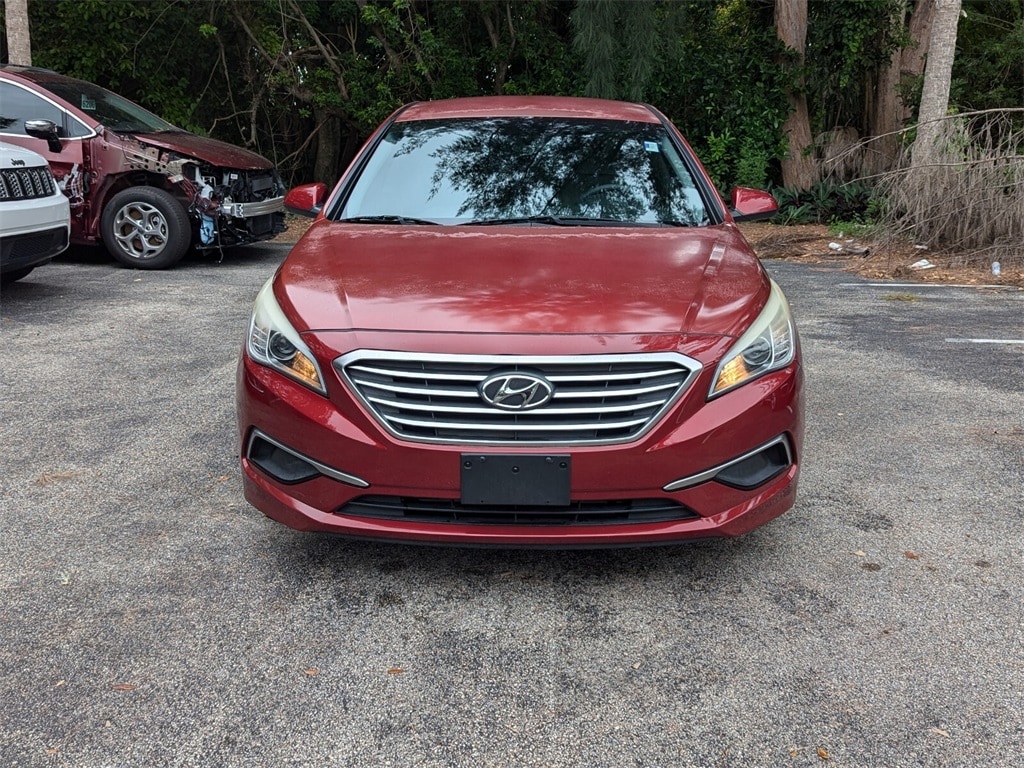 Used 2016 Hyundai Sonata SE with VIN 5NPE24AF4GH301930 for sale in Lake Park, FL