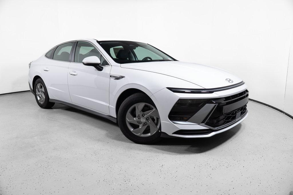 New 2026 Hyundai Sonata SE Sedan
