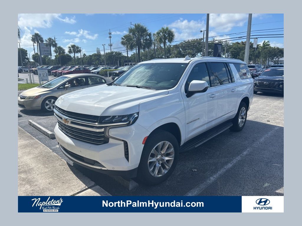 2022 Chevrolet Suburban 2WD 1500 LT's photo
