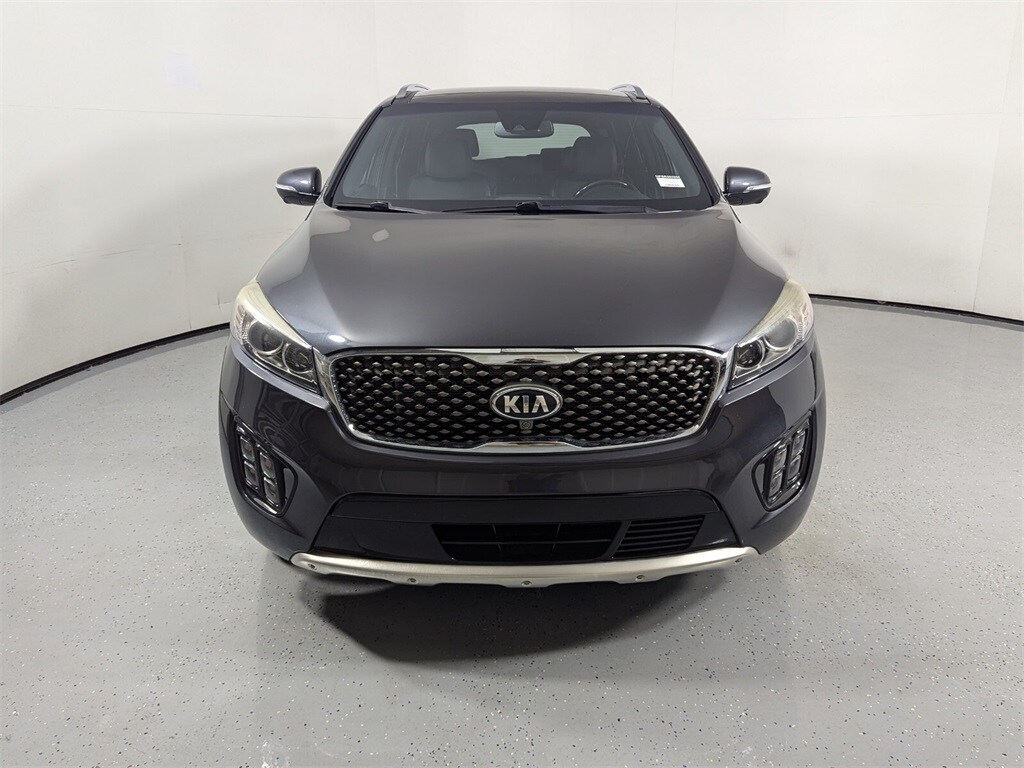 Used 2017 Kia Sorento SXL with VIN 5XYPK4A5XHG302850 for sale in Lake Park, FL