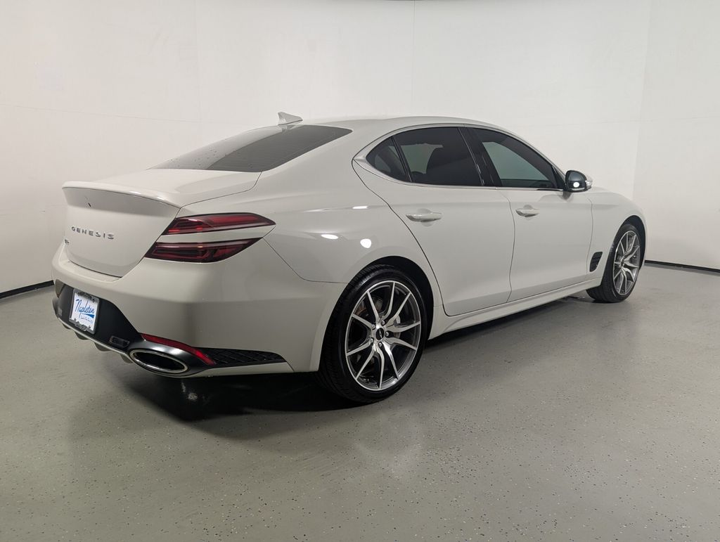 2026 GENESIS G70 Standard - Photo 8