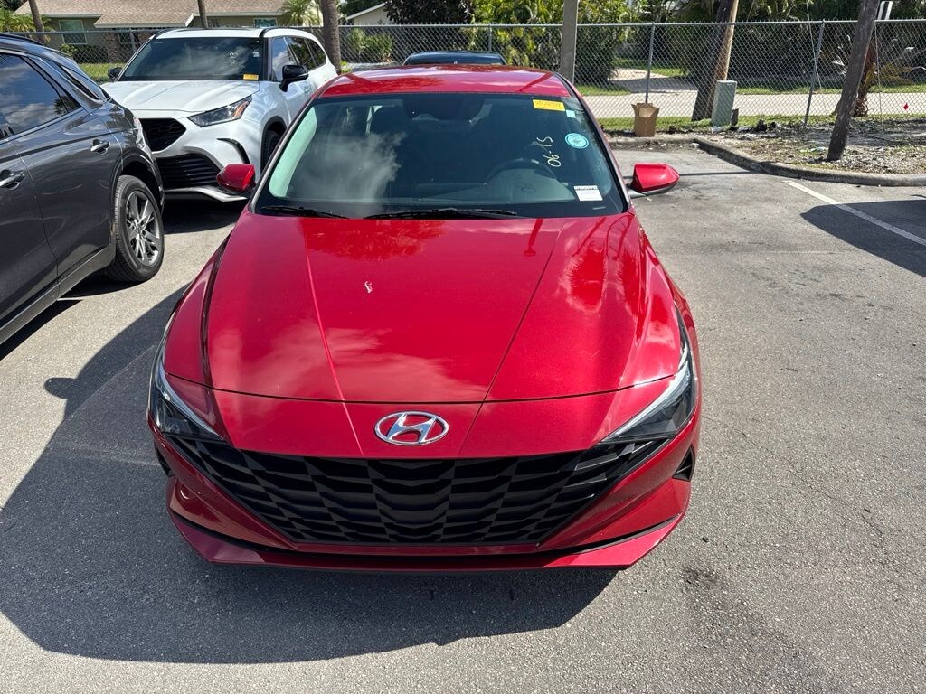 Used 2022 Hyundai Elantra SEL Sedan