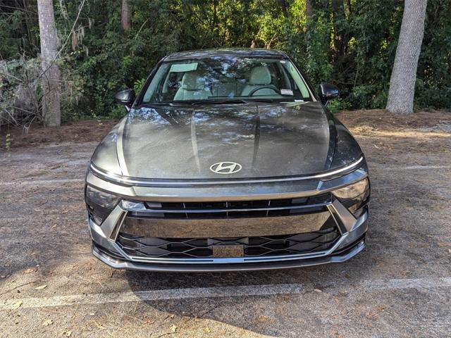 2024 Hyundai Sonata Hybrid SEL photo 2