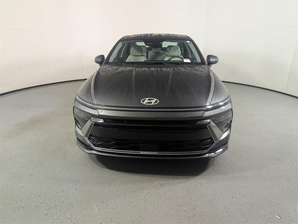 2025 Hyundai Sonata Hybrid SEL photo 2
