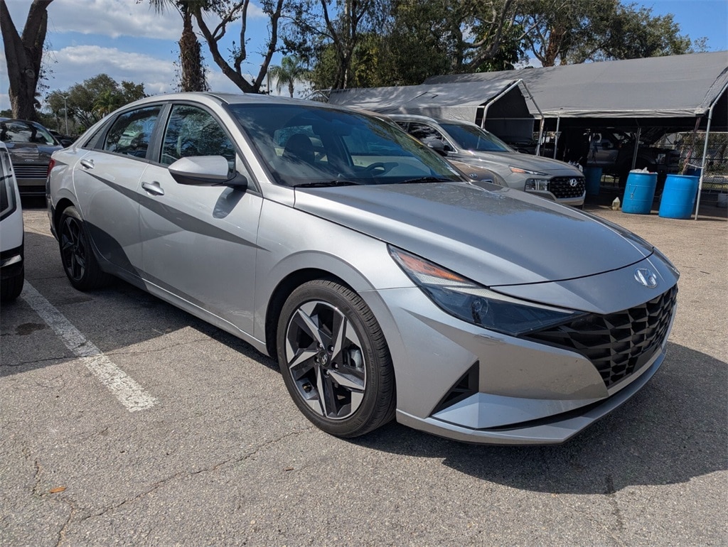 2023 Hyundai Elantra Sedan 