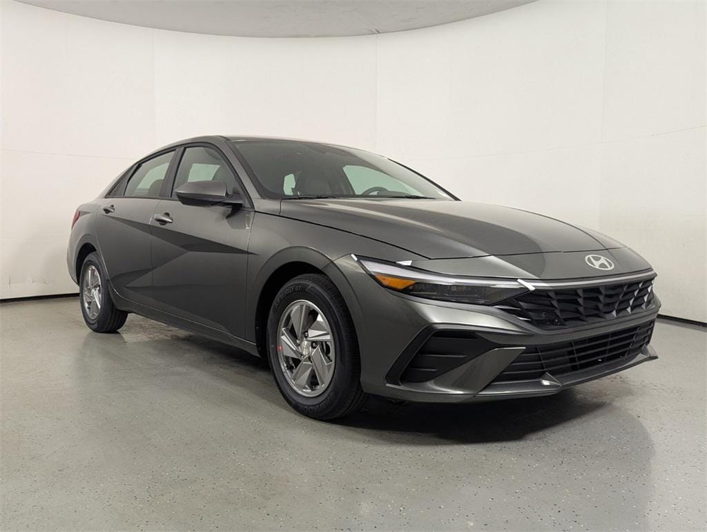 New 2026 Hyundai Elantra SE Sedan