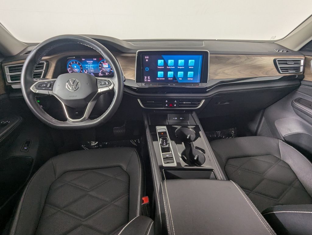 2024 Volkswagen Atlas SE w/Tech - Photo 16