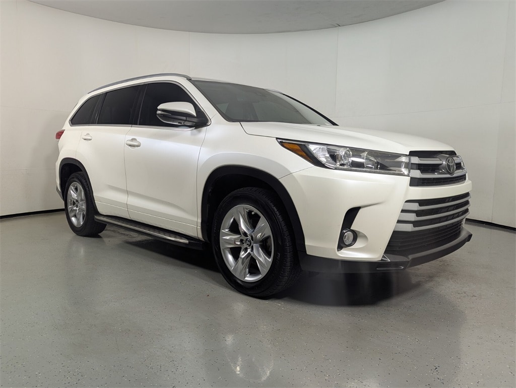 2018 Toyota Highlander Limited's photo