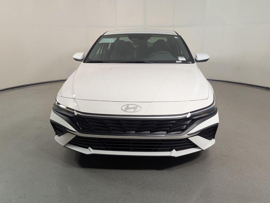 New 2026 Hyundai Elantra SE Sedan