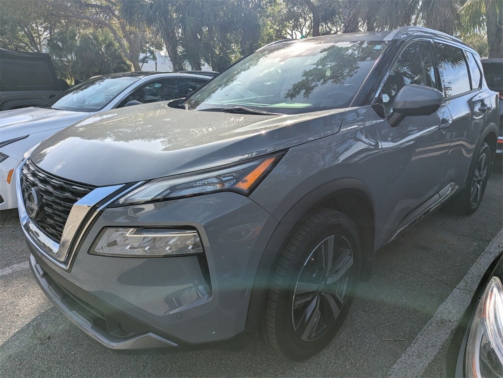 2023 Nissan Rogue SL photo 3