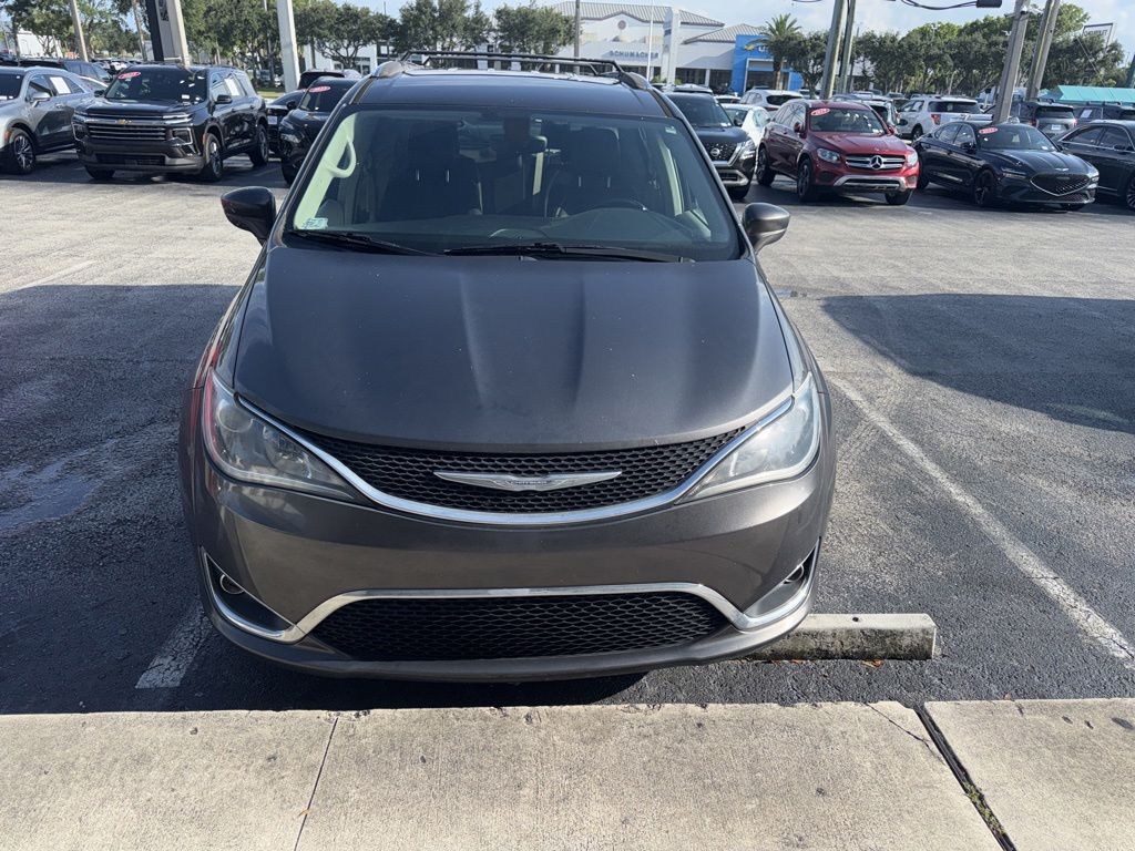 Used 2018 Chrysler Pacifica Touring L with VIN 2C4RC1BG9JR149240 for sale in Lake Park, FL