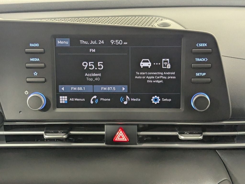 2025 Hyundai Elantra SE - Photo 21