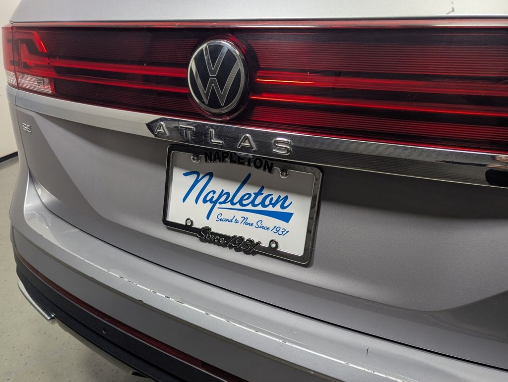 2024 Volkswagen Atlas SE w/Tech - Photo 9