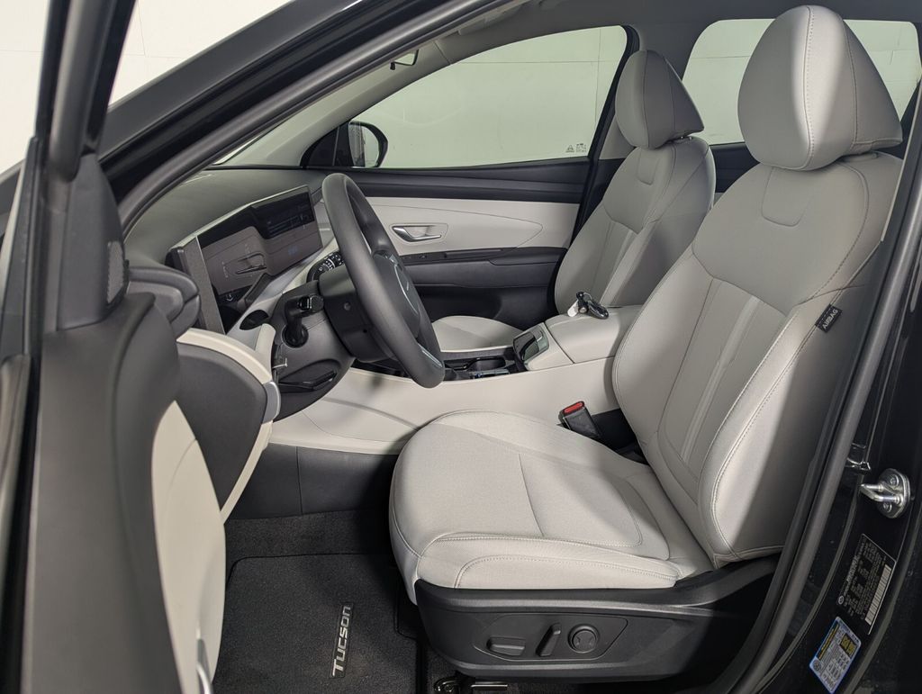 2025 Hyundai Tucson SEL - Photo 12