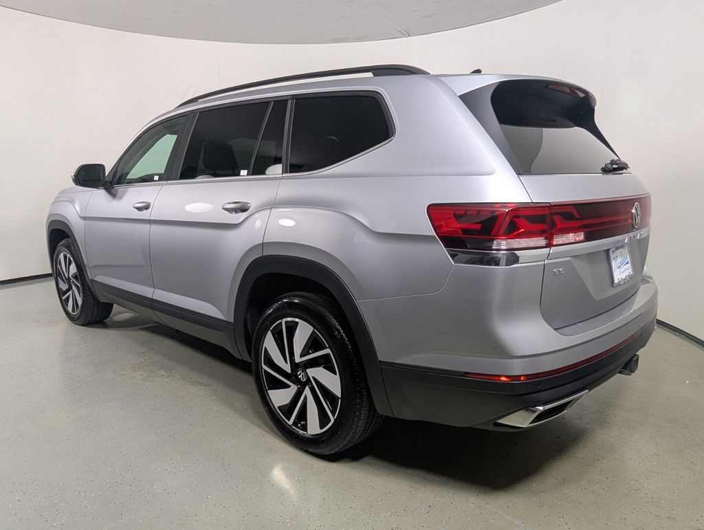 2024 Volkswagen Atlas SE w/Tech - Photo 6