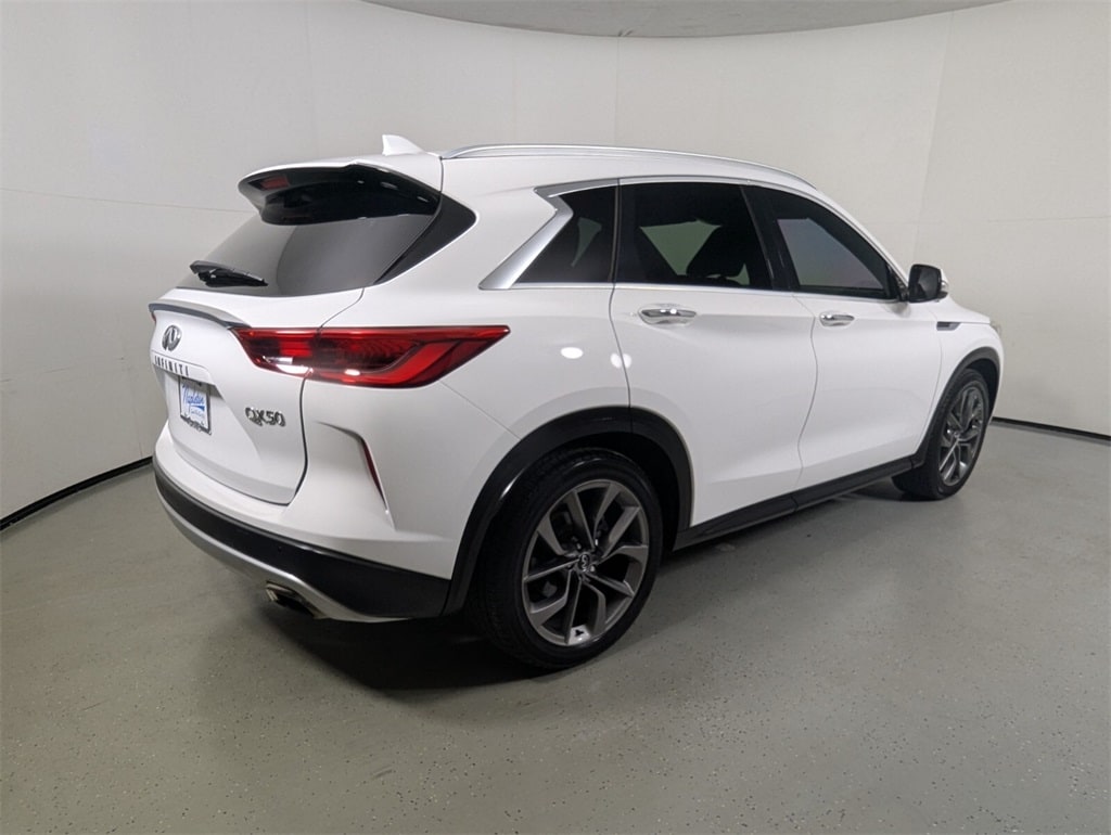 2019 Infiniti QX50 Essential photo 5