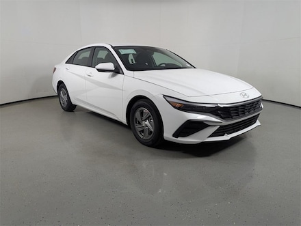 2025 Hyundai Elantra SE Sedan