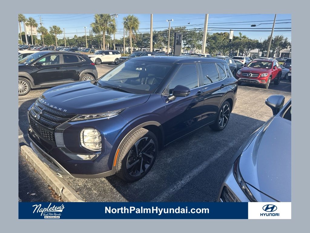 2024 Mitsubishi Outlander SE 2WD's photo