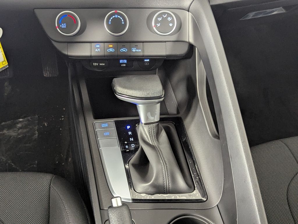 2025 Hyundai Elantra SE - Photo 23