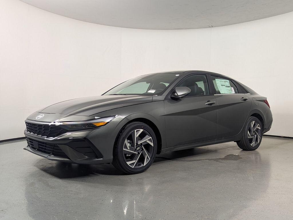 New 2026 Hyundai Elantra Limited Sedan