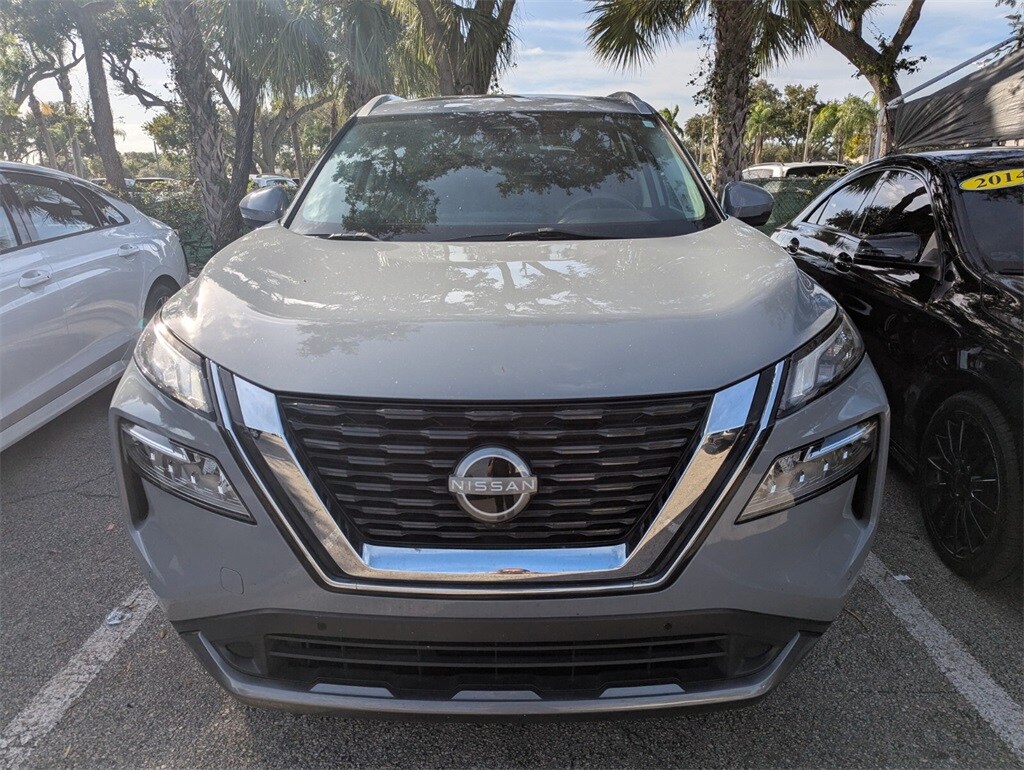 2023 Nissan Rogue SL photo 2