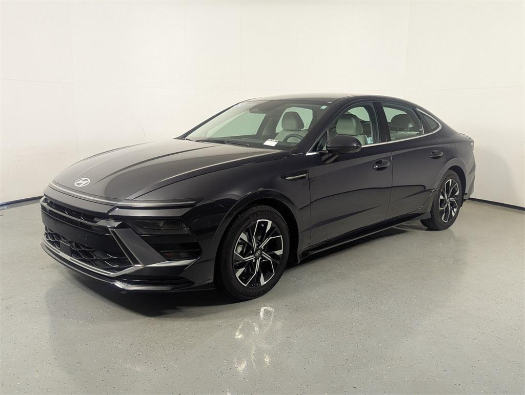 2024 Hyundai Sonata SEL photo 3