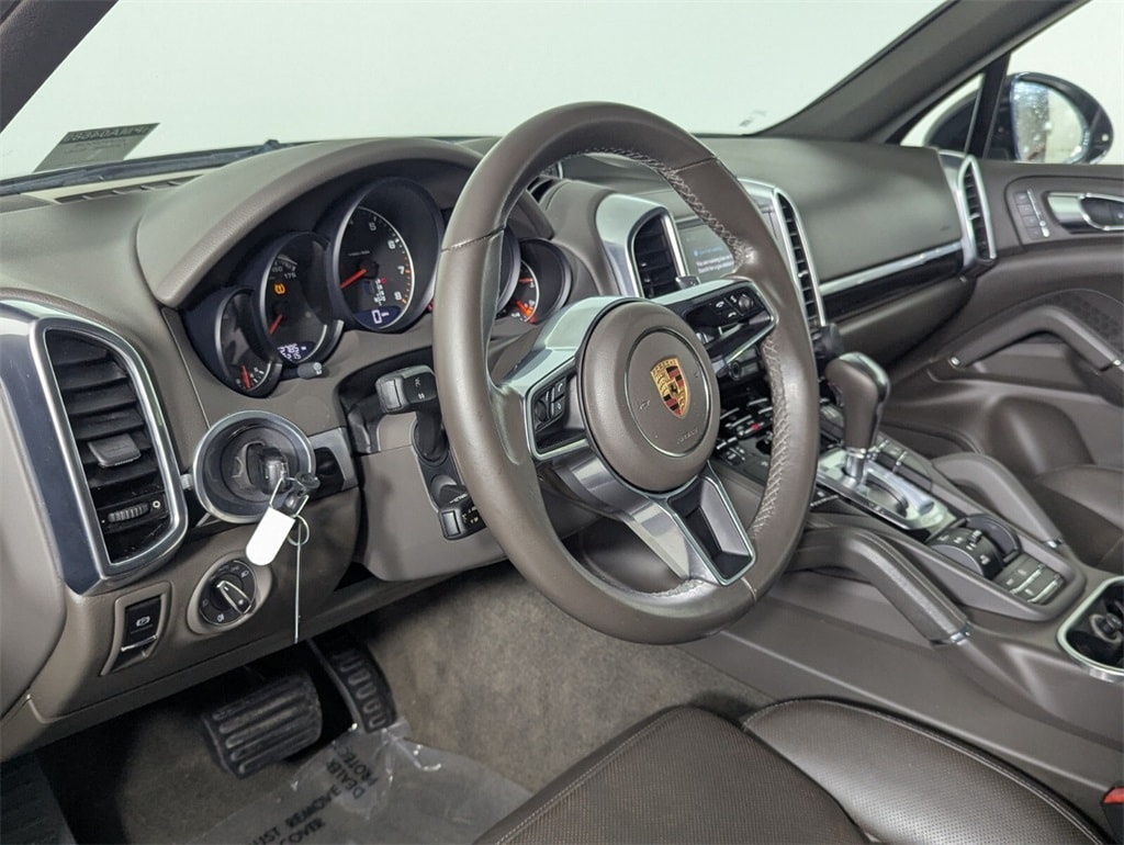 2018 Porsche Cayenne Base photo 8