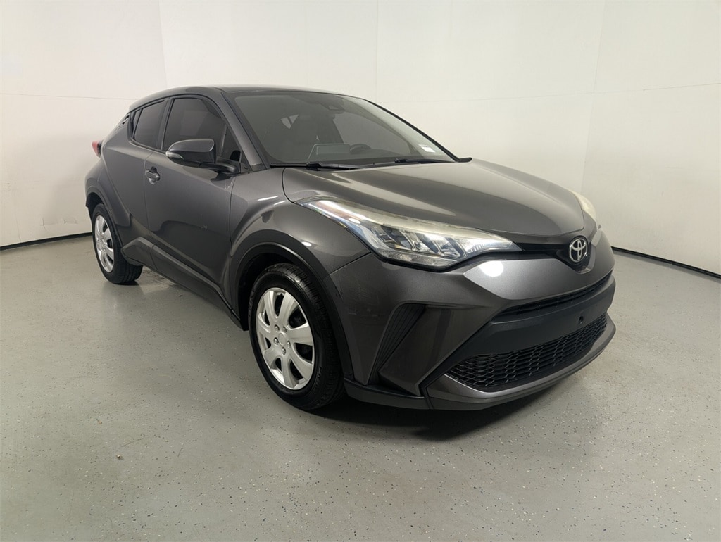 2021 Toyota C-HR LE's photo
