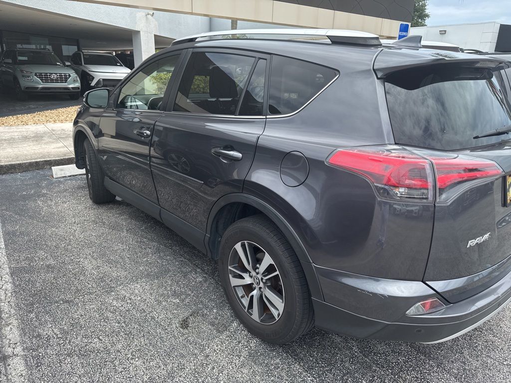 2016 Toyota RAV4 XLE - Photo 11