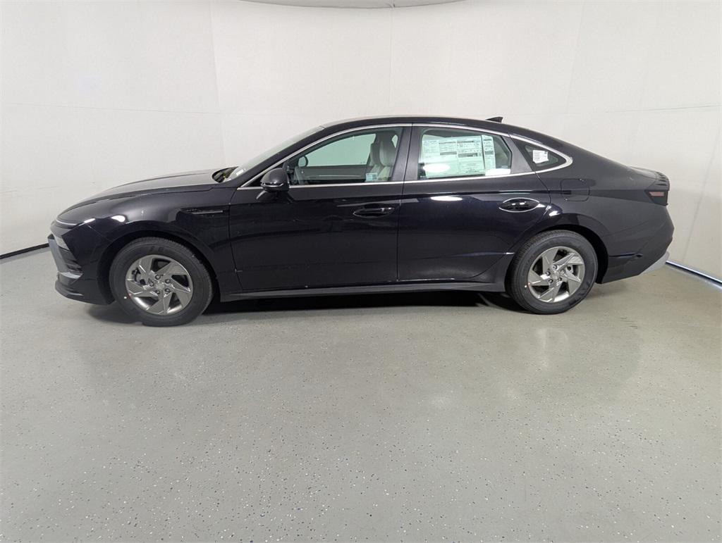 2025 Hyundai Sonata SE photo 3