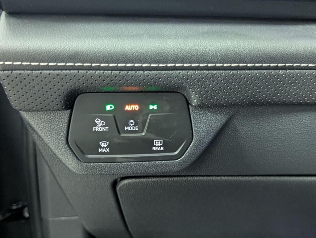 2024 Volkswagen Atlas SE w/Tech - Photo 15