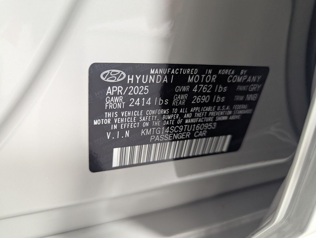 2026 GENESIS G70 Standard - Photo 28